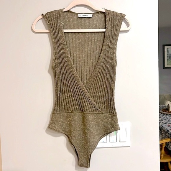 Zara Knit Sleeveless Deep V Neck Gold Metallic Bodysuit - Picture 1 of 6
